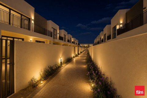 Villa de 4 dormitorios en Dubai, UAE No. 166028 9