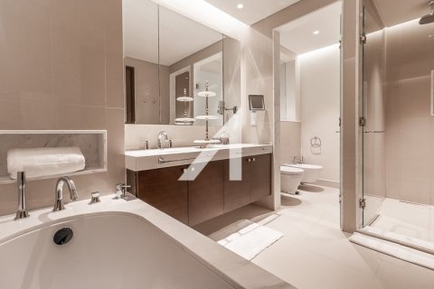 Apartment de 2 dormitorios en The Address Residence Fountain Views, UAE No. 90884 3