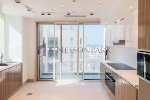 4 bedrooms Apartment in Doha, Qatar No. 57944 2