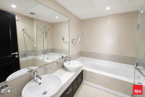 Квартира с 2 спальнями в Дубай, ОАЭ №146204 12