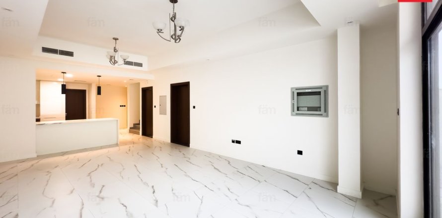 Вилла с 4 спальнями в Дубай, ОАЭ №146206