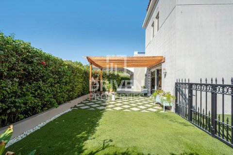 5 غرفة نوم  فيلا في فيلات, الإمارات العربية المتحدة رقم 137745 12