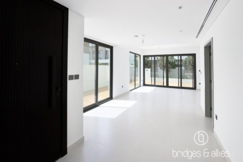 Villa de 4 dormitorios en Dubai, UAE No. 103605 6