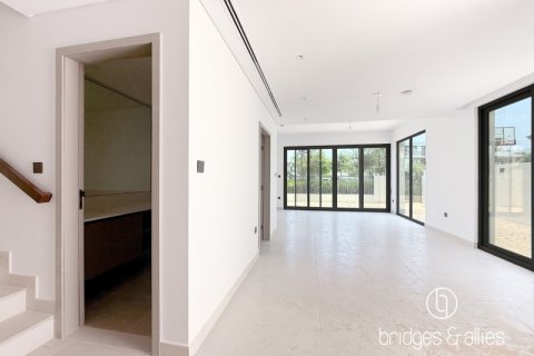 Villa de 4 dormitorios en Dubai, UAE No. 103617 19
