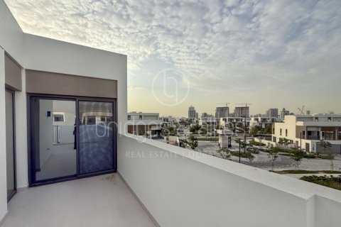 Villa de 4 dormitorios en Dubai, UAE No. 103604 3