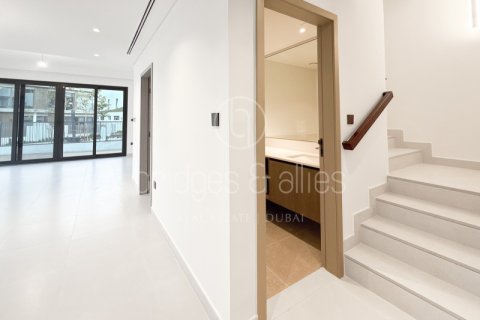 Villa de 4 dormitorios en Dubai, UAE No. 103604 10
