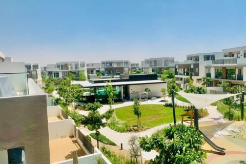 Villa de 4 dormitorios en Dubai, UAE No. 103604 8