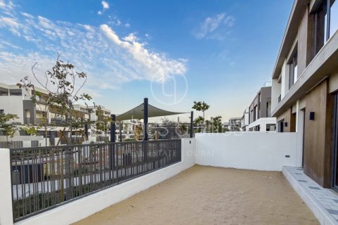 Villa de 4 dormitorios en Dubai, UAE No. 103604 9