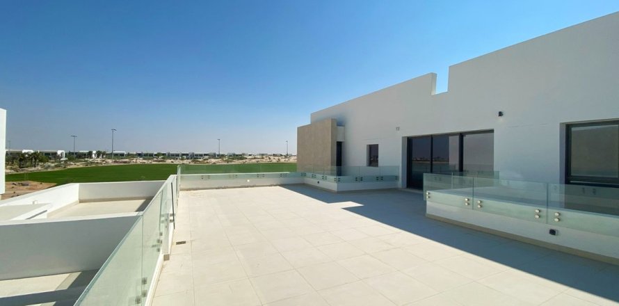 Commercial property de 5 dormitorios en  Yas Acres, UAE No. 79866