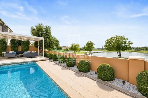 5 غرفة نوم  فيلا في Sienna Lakes, الإمارات العربية المتحدة رقم 204764 10