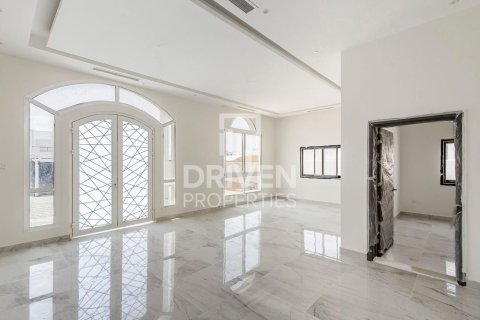 5 bedrooms Villa in Nadd Al Sheba, UAE No. 204766 3