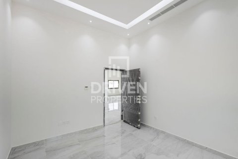 5 bedrooms Villa in Nadd Al Sheba, UAE No. 204766 16
