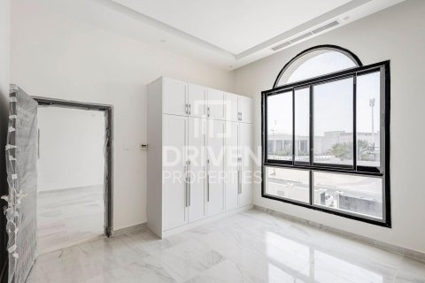 5 bedrooms Villa in Nadd Al Sheba, UAE No. 204766 11