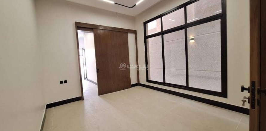 Villa de 4 dormitorios en Riyadh, Saudi Arabia No. 99678