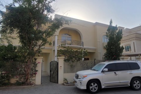 Villa de 4 dormitorios en Al Qurm, Oman No. 66947 1