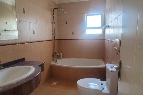 Villa de 4 dormitorios en Al Qurm, Oman No. 66947 3