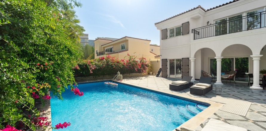 Villa de 5 chambres à Dubai Investment Park, UAE No. 146807