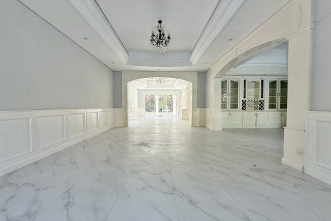 Villa de 5 chambres à Dubai Investment Park, UAE No. 146807 4