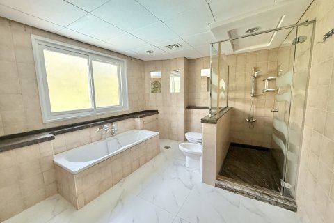 Villa de 5 chambres à Dubai Investment Park, UAE No. 146807 11