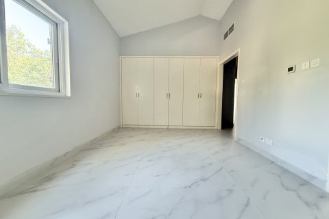 Villa de 5 chambres à Dubai Investment Park, UAE No. 146807 12