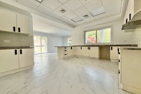 Villa de 5 chambres à Dubai Investment Park, UAE No. 146807 6