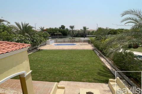 Вилла с 4 спальнями в Jumeirah Park, ОАЭ №194376 16