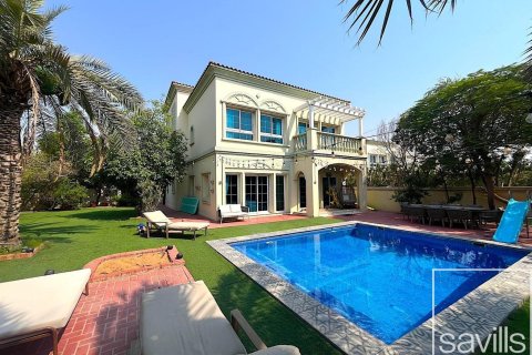 Вилла с 2 спальнями в Jumeirah Village Triangle, ОАЭ №194378
