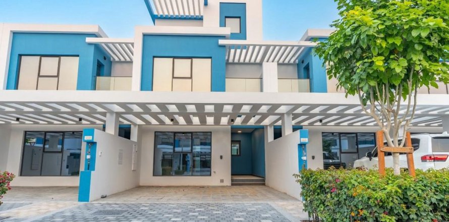 4 bedrooms Townhouse in Dubai, UAE No. 166187