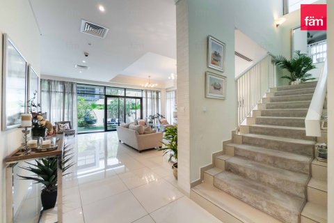 5 bedrooms Villa in Dubai, UAE No. 166189 4