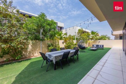 5 bedrooms Villa in Dubai, UAE No. 166189 11