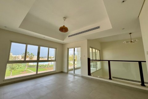 4 bedrooms Villa in Ras Al Khaimah, UAE No. 184042 4