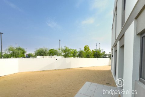 Villa de 4 dormitorios en Dubai, UAE No. 102450 24