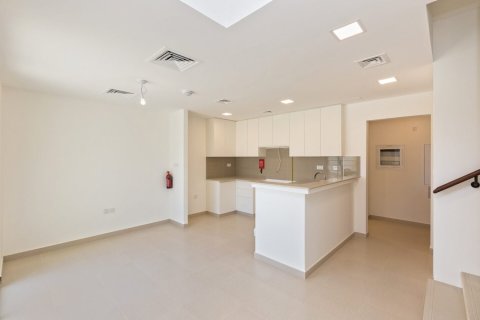 Таунхаус с 3 спальнями в Noor Townhouses, ОАЭ №146668 13