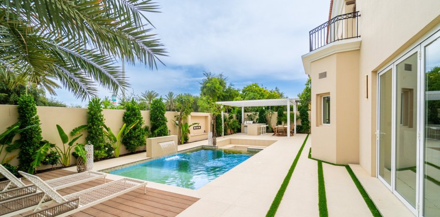 Villa de 5 dormitorios en Dubai, UAE No. 154366