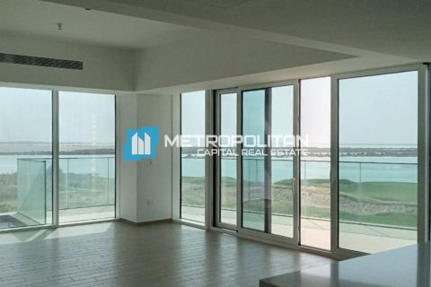 Apartment de 2 dormitorios en  Yas Island, UAE No. 147946 3