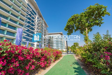 Apartment de 2 dormitorios en  Yas Island, UAE No. 147946