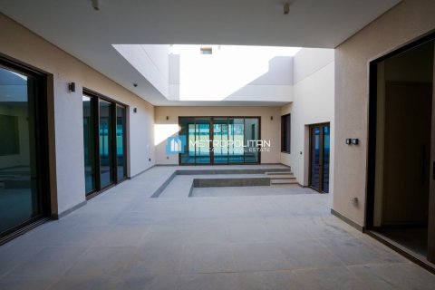 5 bedrooms Villa in Ghantoot, UAE No. 147943 6