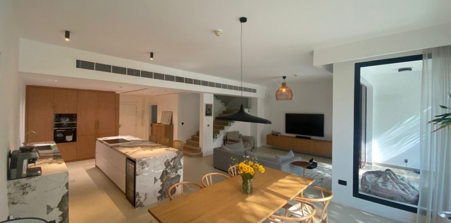 Townhouse de 5 dormitorios en Jumeirah Islands, UAE No. 149693