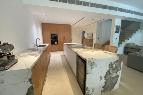 Townhouse de 5 dormitorios en Jumeirah Islands, UAE No. 149693 3
