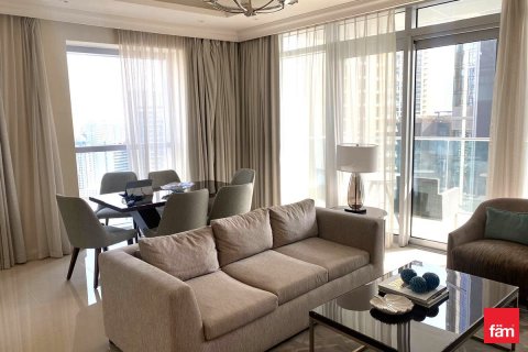 Квартира с 2 спальнями в Даунтаун Дубай (Даунтаун Бурдж Дубай), ОАЭ №141667 3