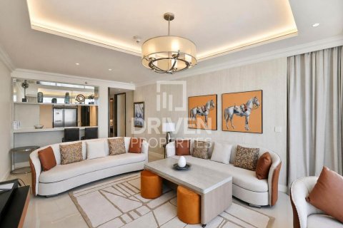 Квартира с 2 спальнями в The Address Residence Fountain Views, ОАЭ №209376 3