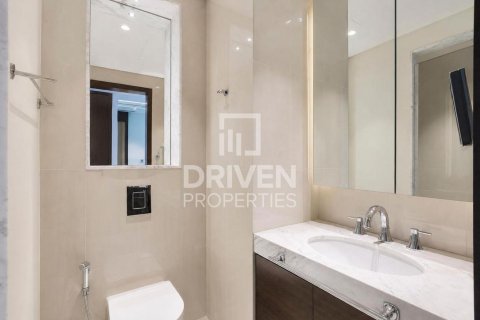 Квартира с 2 спальнями в The Address Residence Fountain Views, ОАЭ №209376 10
