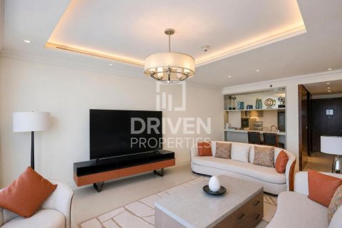 Квартира с 2 спальнями в The Address Residence Fountain Views, ОАЭ №209376 4