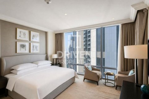 Квартира с 2 спальнями в The Address Residence Fountain Views, ОАЭ №209376 8