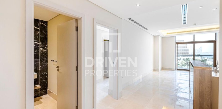 Apartment de 2 dormitorios en The Crescent, UAE No. 85112