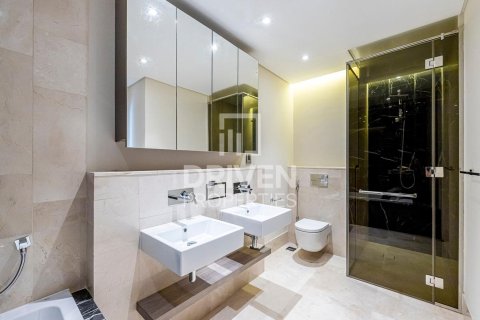 Apartment de 2 dormitorios en The Crescent, UAE No. 85112 15