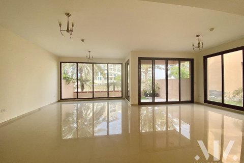 Townhouse de 4 dormitorios en Jumeirah Islands, UAE No. 10659 5