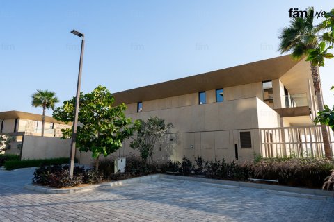5 bedrooms Villa in Dubai, UAE No. 56270 22