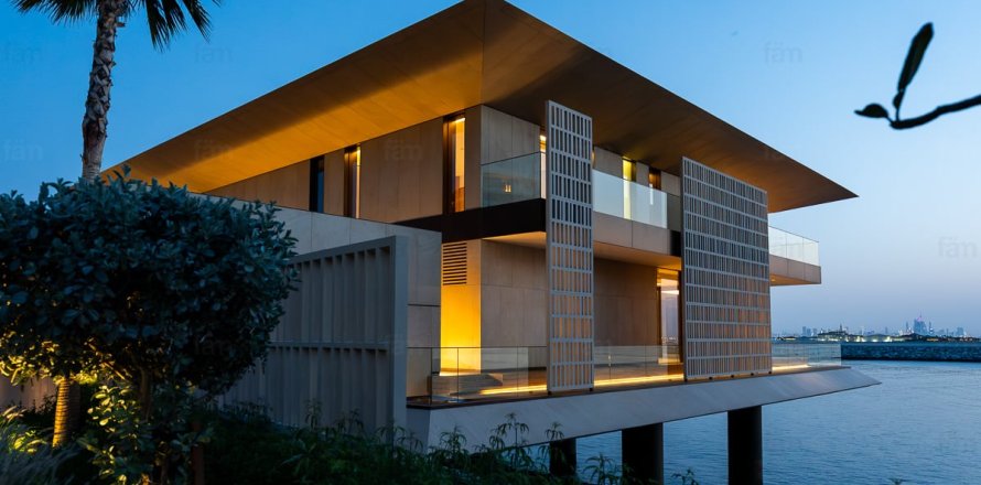 5 bedrooms Villa in Dubai, UAE No. 56270