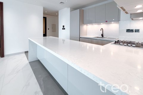 3 bedrooms Apartment in Dubai, UAE No. 183093 10